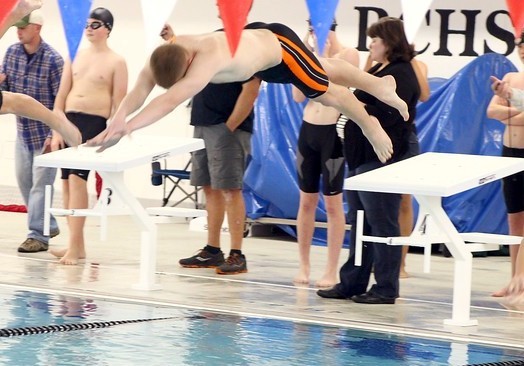 Hargrave varsity swimming and diving